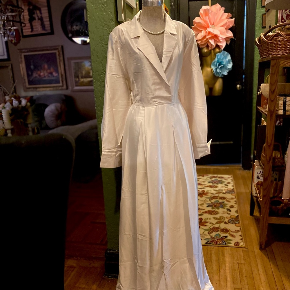 Chic White Long Sleeve Maxi Dress